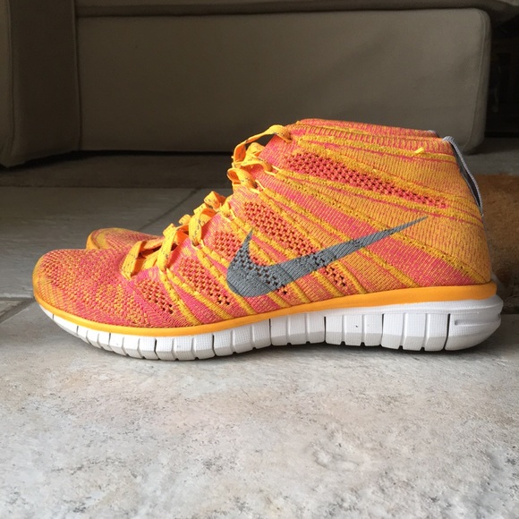 nike flyknit chukka women's